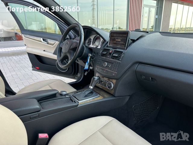 Mercedes-Benz C 320, снимка 12 - Автомобили и джипове - 46073876