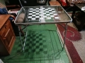 Шах. Маса с стъклен плот и дървени фигурки., снимка 7