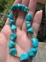 Гривна за крак или ръка с тюркоазени камъчета и златни топченца мъниста 🩵, снимка 1