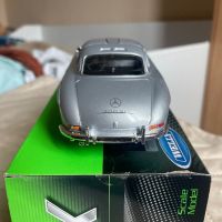 Mercedes 300 SL - Welly - 1:24, снимка 5 - Коли, камиони, мотори, писти - 45304076