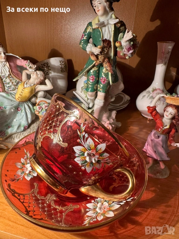 Ръчно изрисувани букети и цветя върху рубинено червен кристал Код P1630, снимка 1