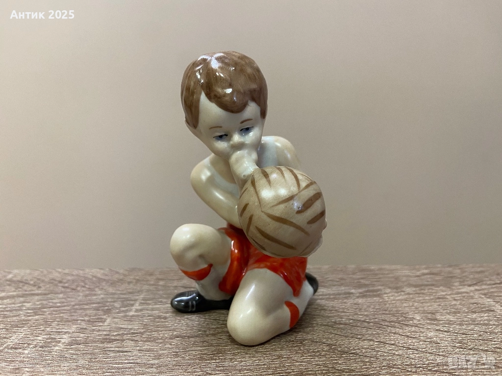 Статуетка „Млад футболист“. Порцелан. СССР. Полонски ЗХК., снимка 1