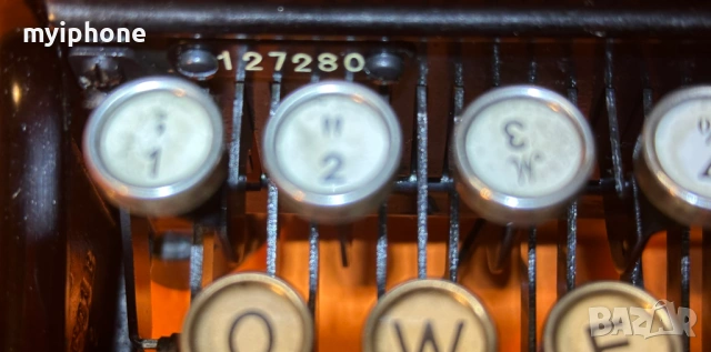 Мнго Стара Пишеща Машина TRIUMPH 10 / 1930 г. за Генерално Представителство Лео Сафиръ София , снимка 13 - Антикварни и старинни предмети - 53478494