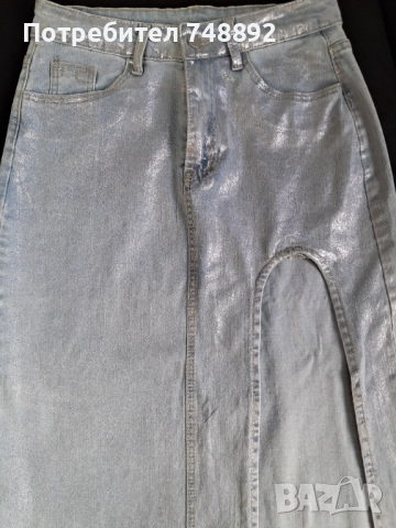 Пола дънкова с голяма цепка