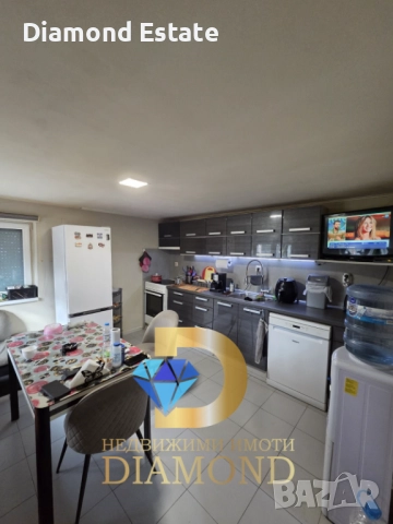 Двуетажна къща в село Добрич, общ. Димитровград, снимка 8 - Къщи - 52061050