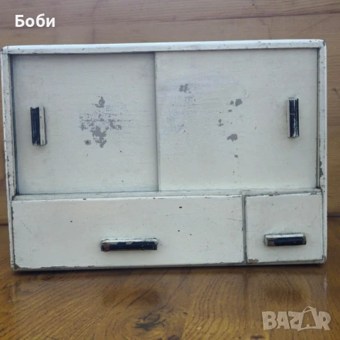 Стара аптечка, снимка 2 - Антикварни и старинни предмети - 51082002