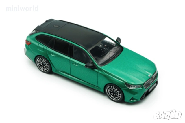 BMW M5 Touring Kombi 2024 - мащаб 1:43 на Solido моделът е нов в PVC дисплей-кейс, снимка 17 - Колекции - 53443543