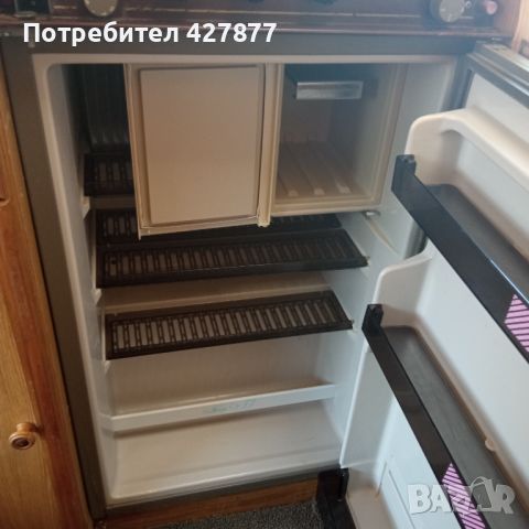 Продавам каравана Tec, снимка 10 - Каравани и кемпери - 46541331