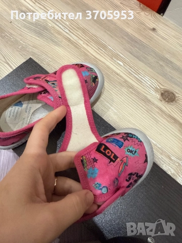 Вътрешни обувкш за момиче -26номер, снимка 3 - Детски пантофи - 52786777