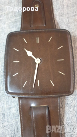 Стенен часовник, снимка 3 - Антикварни и старинни предмети - 54012598