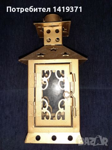 Стар красиво декориран ръчен фенер за свещ с вратичка и халка за носене