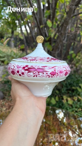 Edelstein Германия Елегантна бонбониера със стилна акцентираща дръжка Височина-16 см и диаметър -16 