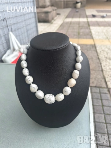 Колие Бял Тюркоаз , снимка 3 - Колиета, медальони, синджири - 52536838