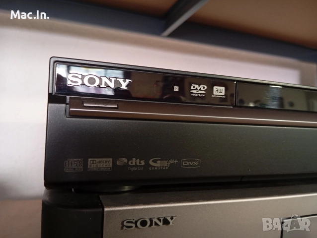 SONY DVD Recorder RDR-HXD1070, снимка 13 - Плейъри, домашно кино, прожектори - 52773635