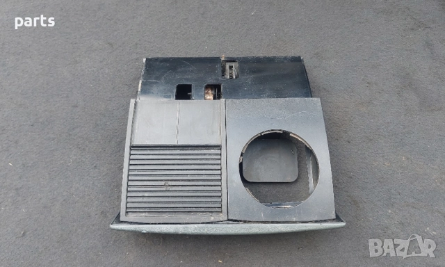 Пепелник Мерцедес Спринтер (Ч) - VW LT, снимка 2 - Части - 51979517