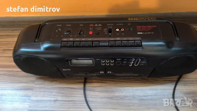 SANYO BASSXPANDER M W748L, снимка 3 - Радиокасетофони, транзистори - 47196408