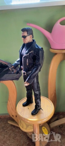 Премиум Екшън фигура на Арнолд Terminator800,30 см, снимка 7 - Колекции - 53680958