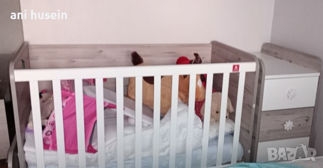 Бебешко легло с люлееше механизъм, снимка 2 - Бебешки легла и матраци - 46217183