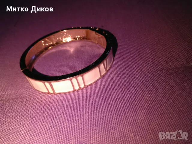 Женска гривна позлатена емайлирана тип  Сваровски с числа римски от  I до XII нова, снимка 2 - Гривни - 49923482