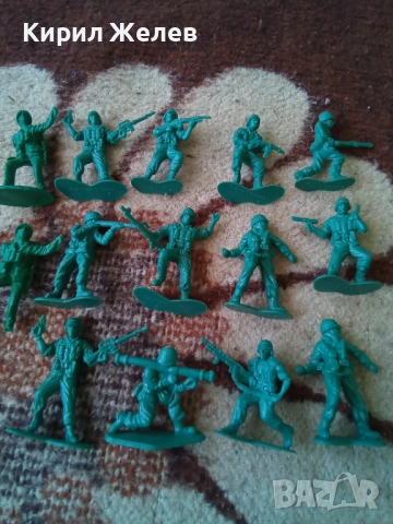 Войници пластмасови 12 броя 14989, снимка 4 - Колекции - 52105881