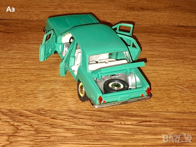 Стара руска метална кола Волга ГАЗ-24 A14 в мащаб 1:43 Сделано в СССР Made in USSR, снимка 5 - Колекции - 52287297