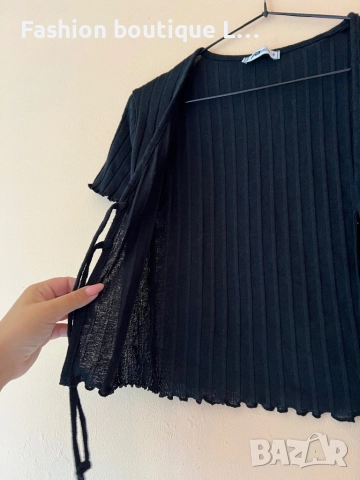 Черна жилетка с къси ръкави S размер с два чифта връзки отпред за завързване 🖤, снимка 4 - Жилетки - 51835392