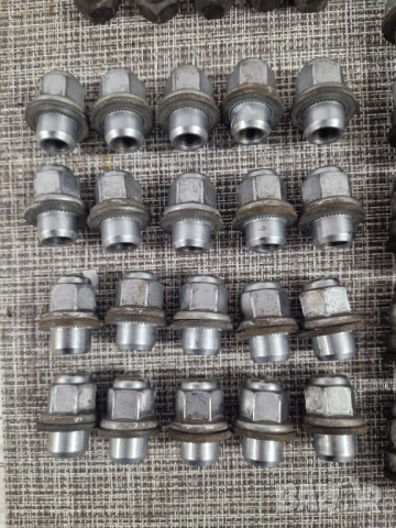 Гайки за Тойота , снимка 3 - Аксесоари и консумативи - 53802268