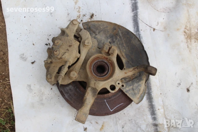 Шенкел главина преден ляв Фолксваген Голф 3 комби 1.9 tdi 90hp VW Golf 3 шенкел главина спирачен апа, снимка 2 - Части - 50578254