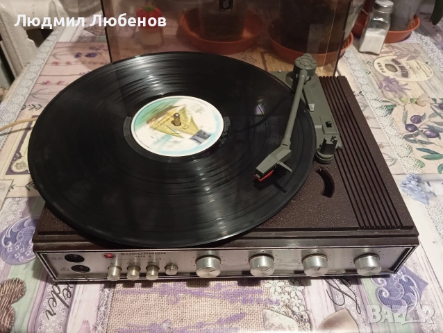 Грамофон Europhon стерео с вграден усилвател , снимка 2 - Грамофони - 54059414