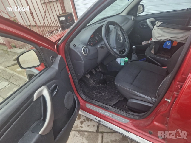 дачия сандеро 1,6 2011г, снимка 4 - Автомобили и джипове - 52620799
