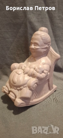 Изящна фигурка "Баба плете", снимка 5 - Колекции - 52394901
