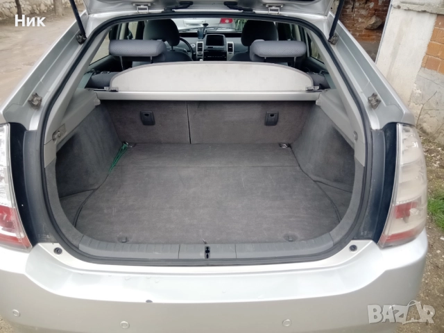 Тойота Приус, снимка 8 - Автомобили и джипове - 52259596