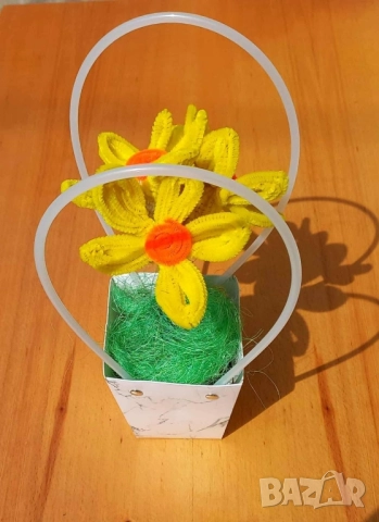 кошница с ръчно направени цветя 