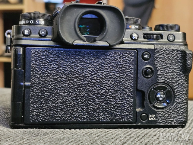 Fujifilm X-T4, 3 батерии, зарядно и 2 SD карти Самсунг, снимка 5 - Фотоапарати - 52636420