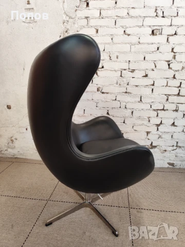 Стол тип „яйце“ от Арне Якобсен за Фриц Хансен, снимка 3 - Дивани и мека мебел - 50542663
