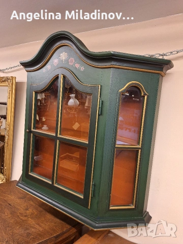 Витрина за стена ръчно изрисувана, снимка 2 - Секции и витрини - 53966820