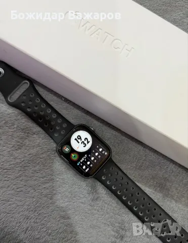 Apple Watch 4 44MM, снимка 1 - Смарт часовници - 48645851