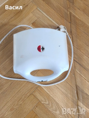 Работещ сандвич тостер със забележки