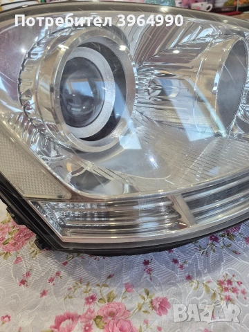 Кристален Оригинален Неразличим от нов десен фар HELLA за Мерцедес МЛ164 Н7 , снимка 2 - Части - 53684146