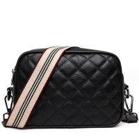 Малка дамска чанта от естествена кожа Black 1226, снимка 4 - Чанти - 45352688