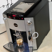 Кафемашина кафе автомат jura impressa F70 с гаранция, снимка 4 - Кафемашини - 44966381