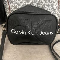 Нова чанта Calvin Klein, снимка 1 - Чанти - 45593384