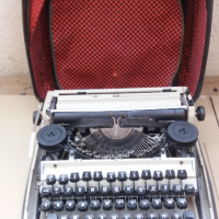 стара ръчна пишеща машина в куфар , снимка 7 - Антикварни и старинни предмети - 44993314