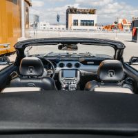 Кола под наем Ford Mustang 2017 Cabrio за абитуриентски бал/събитие, снимка 6 - Rent a car - 45421532