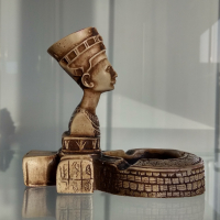 Египетски сувенир , пепелник с Нефертити , снимка 1 - Декорация за дома - 44993520