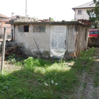 Продава къща в Луковит с голям двор, снимка 14 - Къщи - 45224347