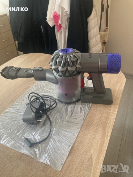 Акумулаторна прахосмукачка DYSON DC-62, снимка 1