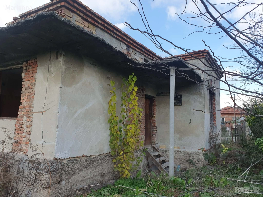 Къща с двор, снимка 1