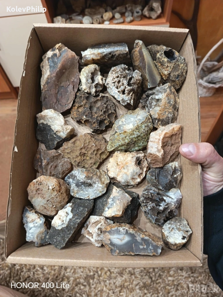 кутия с естествени минерали от Източните Източните , снимка 1