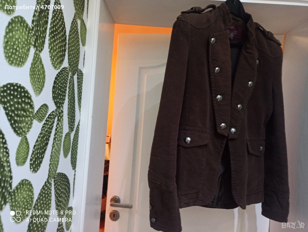 Продавам сако-втора употреба. Размер Xl. Кафяв цвят. Цена 10евро.Малко използувано. , снимка 1